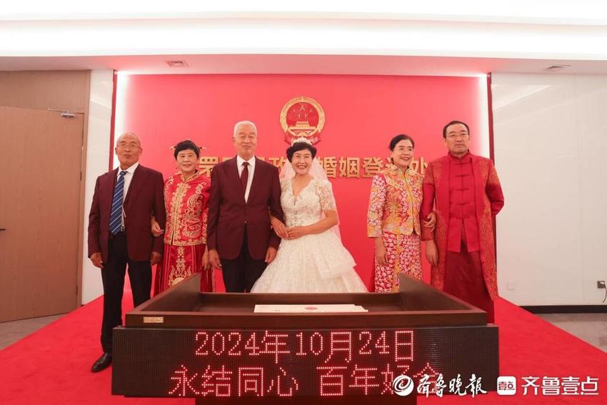 移风易俗|“感觉像又结了一次婚！”8对老年夫妻“圆梦”婚纱照