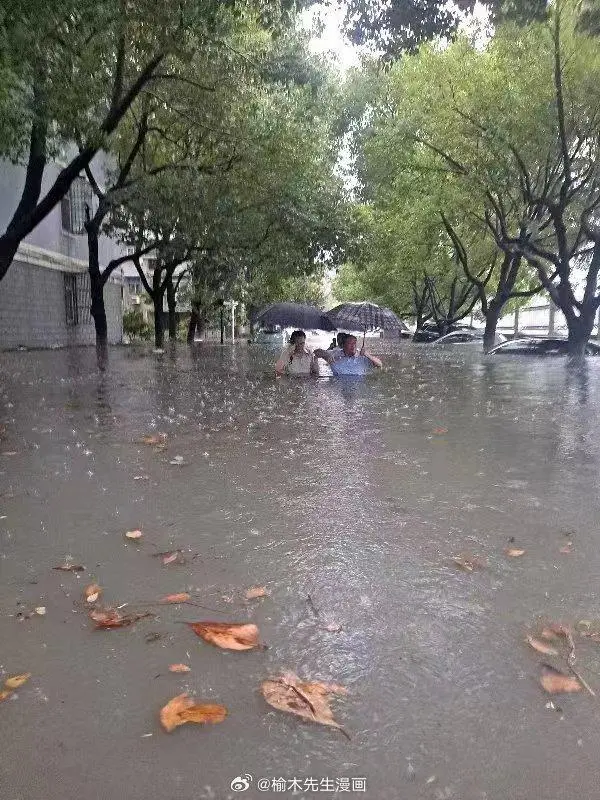 豪宅也怕雨？一夜暴雨，合肥小区积水成灾，房屋质量堪忧？