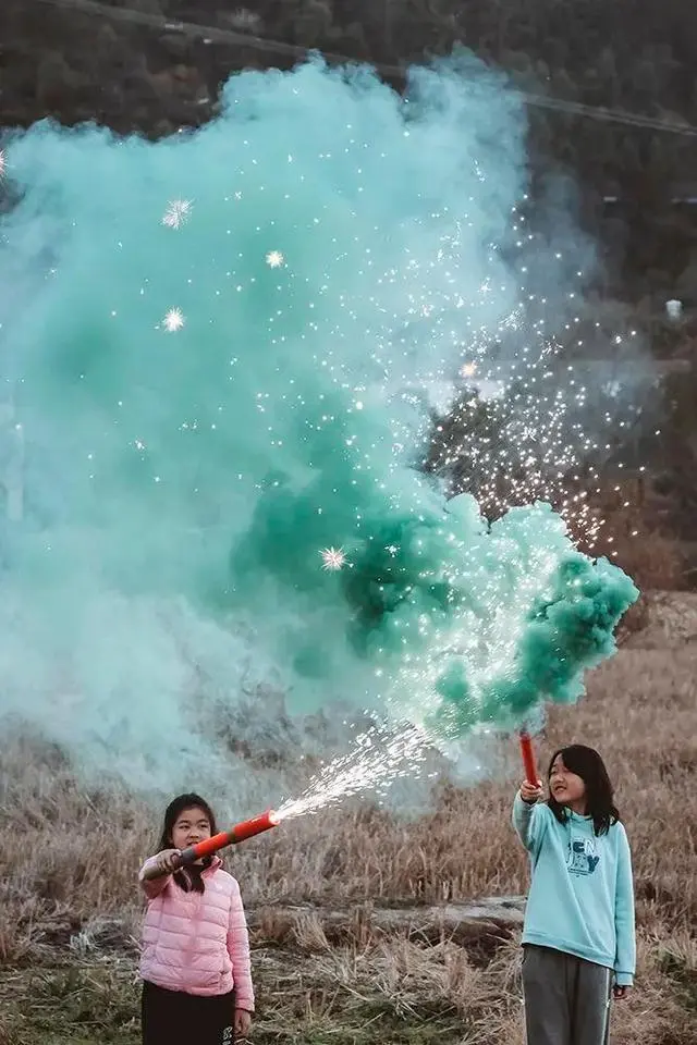 报复性放烟花后，“加特林”暴涨十倍，花炮之乡卖断货