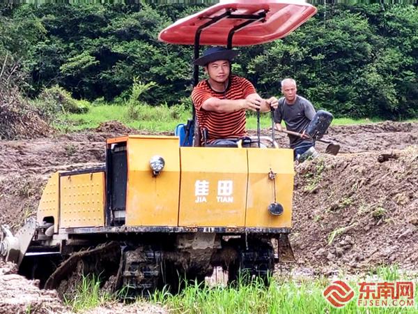 做一名脚底有泥心中有光的村干部——三明明溪县第六批驻村干部工作纪实