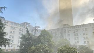 武汉一高校宿舍楼发生火灾