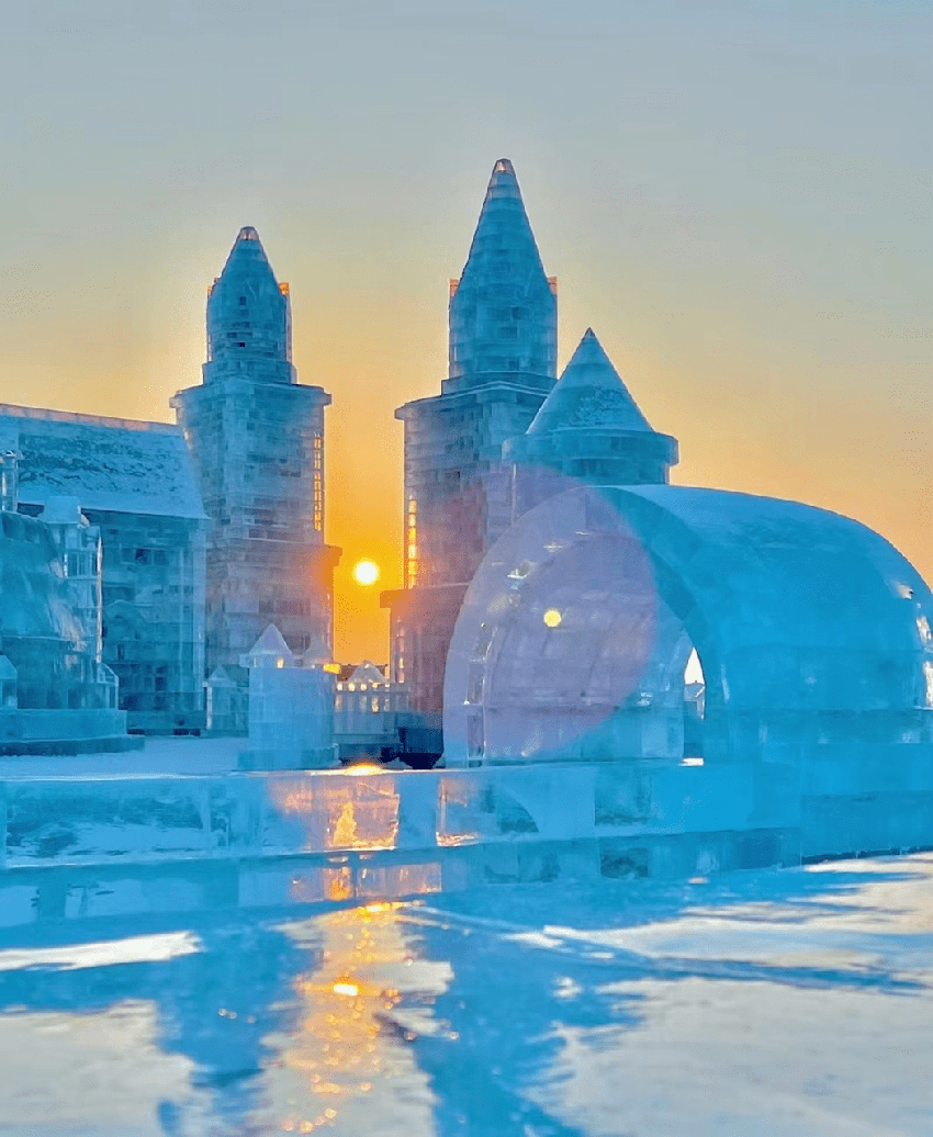 哈尔滨冰雪大世界，名媛们排队几年都要住的奢华冰屋到底有多好？