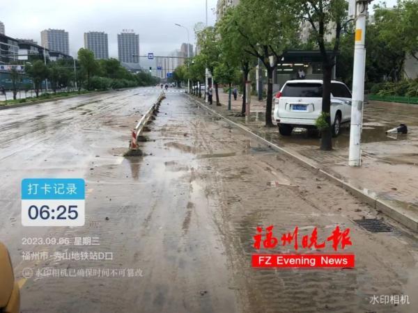 暴风雨中福州市一线排水防涝抢险！