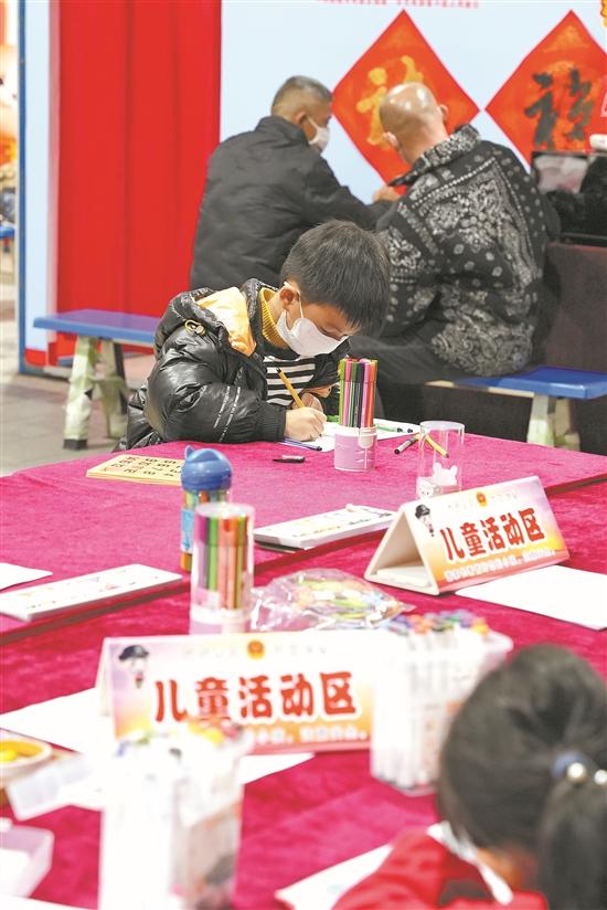 雨夜车站 温暖回家路