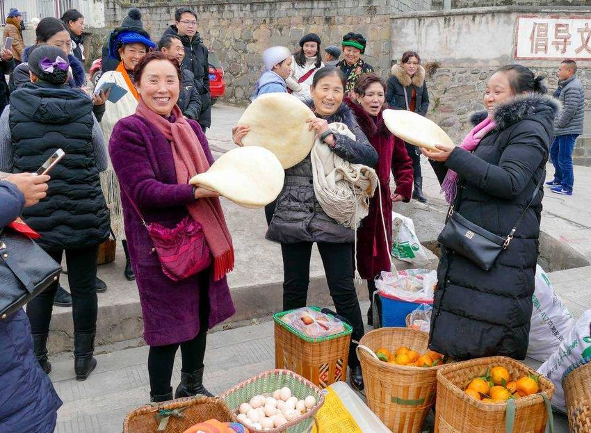 镜头下的大凉山：欢乐幸福彝族年