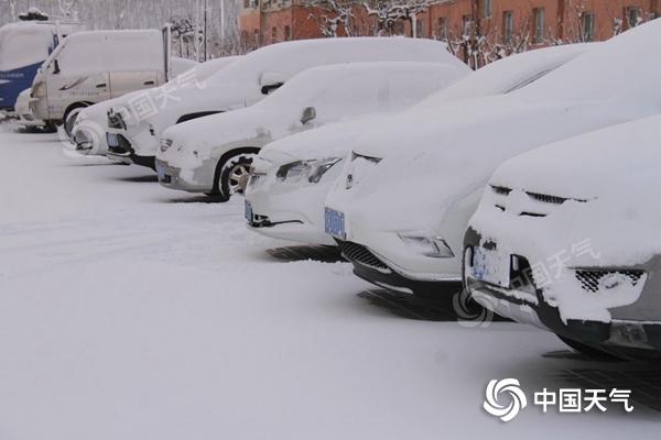 我国中东部大部持续干冷，明起东北迎大范围降雪局地暴雪