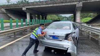 暖心执法 服务无界|龙岩高速执法助力漳州高速救援