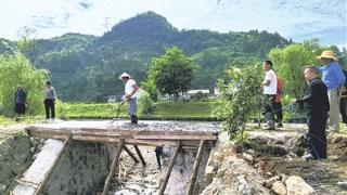 修河渠建便桥 疏通群众堵心事