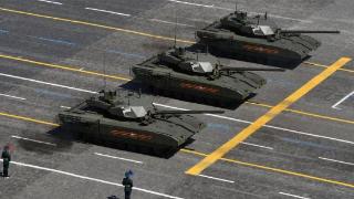 俄新型T-14主战坦克在乌克兰亮相，未参与直接攻击行动