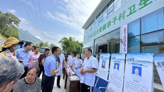 鲁渝卫生协作日照医疗队在黔江的多彩医师节