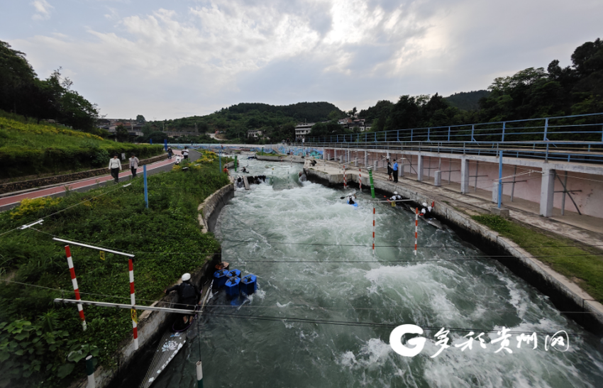 国家皮划艇激流回旋队巴黎奥运会出征仪式在黔东南州下司举行