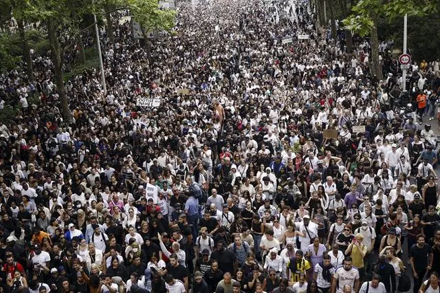 骚乱持续蔓延！法国部署45000名警察和宪兵应对，中国驻法使馆紧急提醒