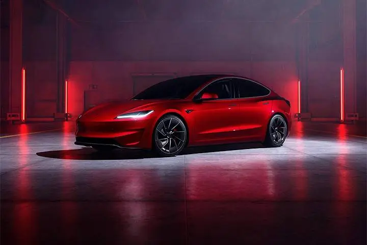 特斯拉Model 3高性能版发布，能跑赢小米SU7吗？