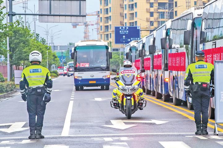 全方位护航高考  助考生乘风破浪