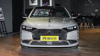 ds9phev2022款车身转型典雅，车头造型简约大方