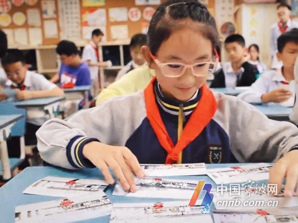 北仑区大榭第一小学“时光魔法照片”解封小学毕业礼