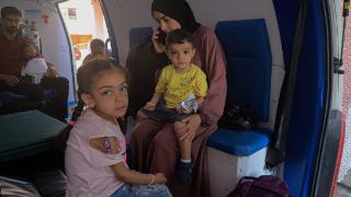 以色列放行一批儿童离开加沙就医