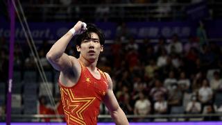 中国队卫冕亚运会体操男团冠军，“双杠王”邹敬园又有出色发挥！