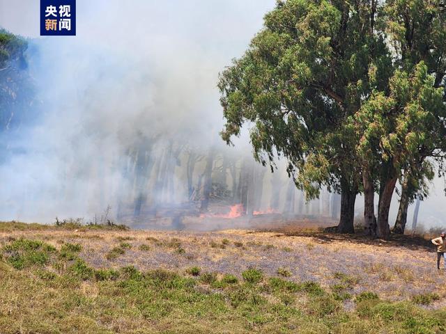 黎巴嫩南部多地遭以军袭击引发大火